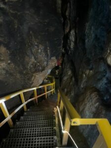 Die Höhle ist für die Besucher sehr sicher ausgebaut